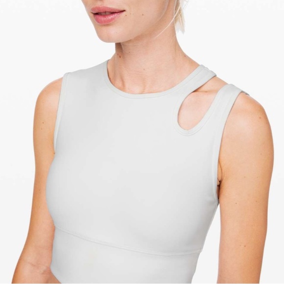 Lululemon Mastered Motion Cropped
Tank - Picture 3 of 5